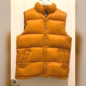 Old Navy men’s puffer vest